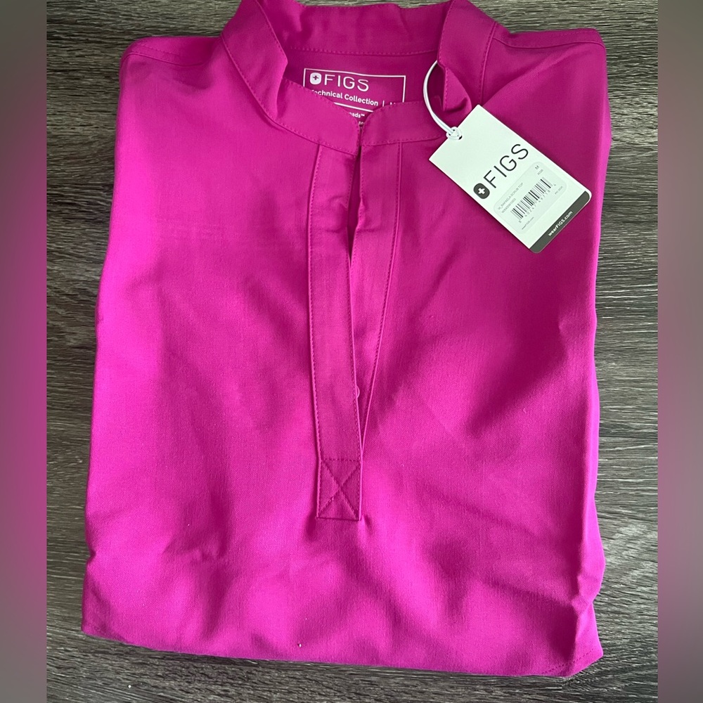 FIGS women's Raspberry Sorbet Rafaela™ - Oversized Scrub Top - M